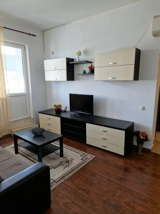 Charming Apartment With Private Terrace Bucharest