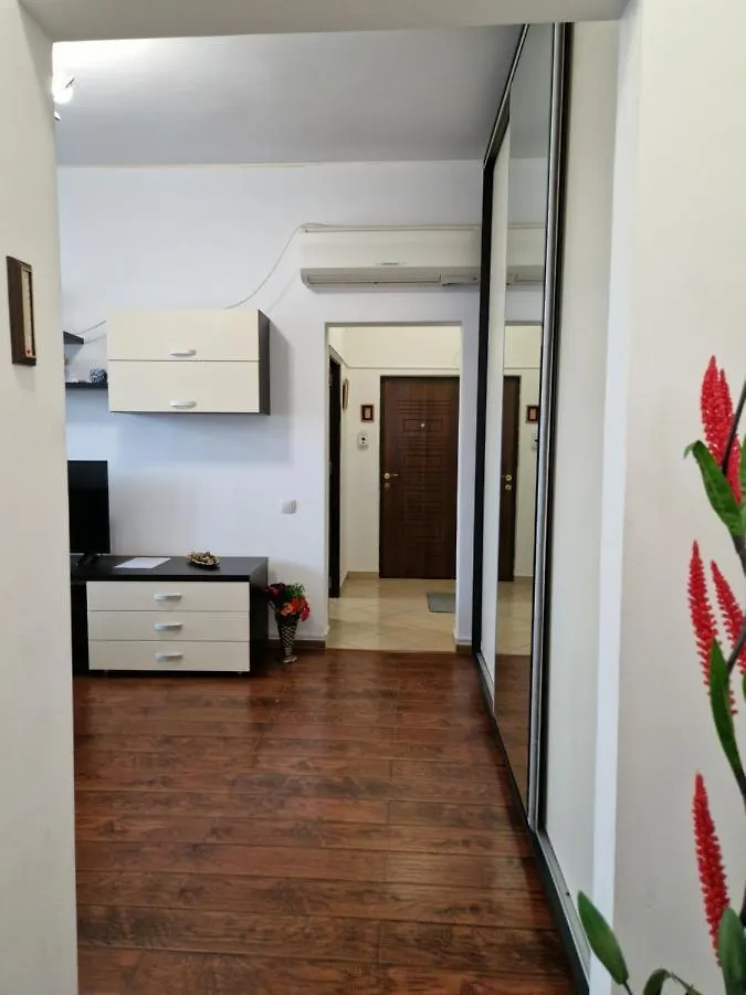 Charming Apartment With Private Terrace Bucharest 0*,